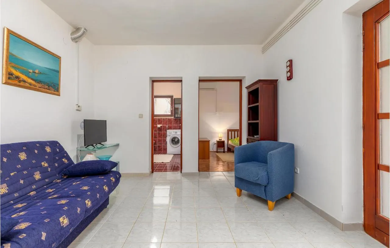 Amazing Home In Premantura With Wifi