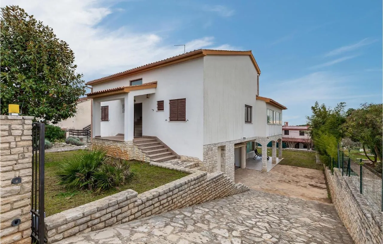 Holiday home Amazing Home In Premantura With Wifi